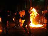 Беспорядки в Греции вспыхнули с новой силой. Полиция применила слезоточивый газ