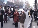 Террористы, заложившие бомбы в универмаге Парижа, требуют вывода французских войск из Афганистана
Террористы, заложившие бомбы в универмаге Парижа, требуют вывода французских войск из Афганистана