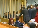 Московский окружной военный суд в четверг исключил одну присяжную из коллегии, рассматривающей дело об убийстве журналистки Анны Политковской