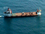 Экипаж китайского рыболовецкого судна Zhenhua 4, подвергшегося нападению пиратов 17 декабря, забрасывал морских разбойников пустыми пивными бутылками и "коктейлями Молотова"