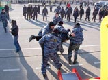 ОМОН пресек новую акцию протеста автомобилистов Владивостока в воскресенье 21 декабря ОМОН пресек новую акцию протеста автомобилистов Владивостока в воскресенье 21 декабря