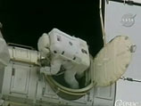 Командир экипажа МКС-18 Майкл Финк и бортинженер Юрий Лончаков начали в 03:52 по московскому времени плановый выход в открытый космос по российской программе