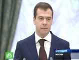 Президент РФ Дмитрий Медведев нарушил привычный ход церемонии вручения государственных наград