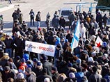 Как сообщает "Интерфакс", прокуратура Приморья направила в следственные органы собранные материалы - мониторинг публикаций в СМИ и видеозаписи произошедшего Как сообщает "Интерфакс", прокуратура Приморья направила в следственные органы собранные материалы - мониторинг публикаций в СМИ и видеозаписи произошедшего
