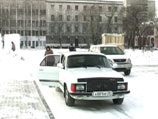 Мэр Благовещенска Александр Мигуля решил проигнорировать намерение губернатора Амурской области Олега Кожемяко пересадить областных чиновников с иномарок на российские автомобили Мэр Благовещенска Александр Мигуля решил проигнорировать намерение губернатора Амурской области Олега Кожемяко пересадить областных чиновников с иномарок на российские автомобили