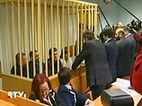 Комментируя данное обстоятельство, адвокат одного из обвиняемых Мурад Мусаев тогда заявил: "То есть, если есть такой человек, который видел тело сразу после убийства, то, может, он и видел убийцу?"