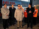 Северокорейский лидер Ким Чен Ир, чью дееспособность власти стараются всячески демонстрировать на фоне слухов о его серьезной болезни, посетил сталелитейное предприятие "Чхоллима" близ столицы страны Пхеньяна