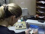 Банки, готовясь к новогодним каникулам, естественно, запасаются наличной валютой