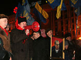Украинские националисты устроили факельное шествие в Киеве в честь Степана Бандеры