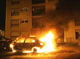 Франция встретила Новый год без фейерверков (они были категорически запрещены), зато хулиганы сожгли за ночь 445 автомобилей, почти на 20% больше, чем в предыдущем