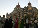 Индия в понедельник передала Пакистану доказательства причастности пакистанцев к нападению террористов на Мумбаи, заявил глава МИД Индии Пранаб Мукерджи