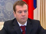 Медведев поздравил соотечественников с Рождеством