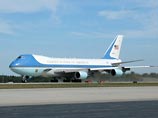 Президент США Джордж Буш совершил последний полет на борту специального самолета ВВС страны для обслуживания главы государства, известного как "борт номер один"