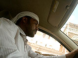 Хамдан был захвачен в Афганистане в 2001 году, в его машине были обнаружены две ракеты типа "земля-воздух"