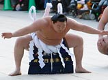 Одному из двух великих чемпионов борьбы сумо угрожают убийством Одному из двух великих чемпионов борьбы сумо угрожают убийством