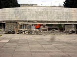 В центре столицы Азербайджана демонтируют памятник 26 Бакинским комиссарам. Рядом с памятником уже ведутся строительные работы В центре столицы Азербайджана демонтируют памятник 26 Бакинским комиссарам. Рядом с памятником уже ведутся строительные работы
