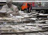 Известно, что останки комиссаров, которые до недавнего времени покоились в центре Баку, перенесут на кладбище на окраину города Известно, что останки комиссаров, которые до недавнего времени покоились в центре Баку, перенесут на кладбище на окраину города