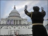 За неделю до намеченного на 20 января приведения к присяге избранного президента США Барака Обамы его предшественник Джордж Буш объявил в Вашингтоне режим чрезвычайного положения За неделю до намеченного на 20 января приведения к присяге избранного президента США Барака Обамы его предшественник Джордж Буш объявил в Вашингтоне режим чрезвычайного положения