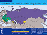 В приложенной к докладу "карте свободы" стран Восточной Европы и бывшего СССР "несвободными" наряду с Россией являются лишь Азербайджан, Белоруссия и бывшие советские республики в Средней Азии (кроме "частично свободной" Киргизии)