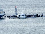 Рейс номер 1549 авиакомпании US Airways из Нью-Йорка в Шарлотту, штат Северная Каролина, вынужден был совершить экстренную посадку после того, как отказал один из двигателей (по некоторым данным - оба двигателя)
