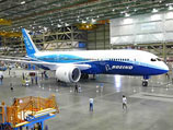 Поставки лайнеров Boeing 787 Dreamliner заказчикам сильно задерживаются, и выпуск самолетов уже несколько раз переносился Поставки лайнеров Boeing 787 Dreamliner заказчикам сильно задерживаются, и выпуск самолетов уже несколько раз переносился