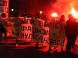 Как передает "Новая газета", молодежь устроила несанкционированное шествие в центре Москвы
