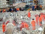 Четырехэтажный дом обрушился в четверг в одном из районов на окраине турецкой столицы Анкары - по предварительным данным, погиб ребенок, четыре человека получили травмы