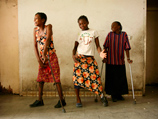 За последние двадцать лет им удалось снизить число случаев полиомиелита во всем мире на 99% - с 350 тыс. до 1,6 тыс
