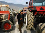 Греческие крестьяне перекрыли важнейшие дороги страны с требованием повысить субсидии Греческие крестьяне перекрыли важнейшие дороги страны с требованием повысить субсидии