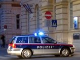 Полиция Австрии арестовала двух граждан Германии, у которых обнаружены фальшивые долларовые банкноты и ценные бумаги на сумму 1,43 млрд долларов