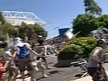 Сербские и боснийские фанаты устроили массовую драку на Australian Open Сербские и боснийские фанаты устроили массовую драку на Australian Open