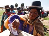 В воскресенье в Боливии прошел референдум по принятию конституции, предполагающей существенное расширение прав коренного индейского населения страны, усиление контроля правительства над природными ресурсами и отмену статуса католичества как официальной ре