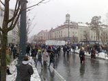 Организаторы митинга ожидали собрать у здания Сейма около 20 тыс. человек - в три раза больше, чем на митинге протеста 16 января. Тогда акция закончилась массовыми беспорядками Организаторы митинга ожидали собрать у здания Сейма около 20 тыс. человек - в три раза больше, чем на митинге протеста 16 января. Тогда акция закончилась массовыми беспорядками