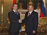 От шашлыков к делу: Медведев и Рауль Кастро проводят историческую встречу в Кремле