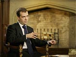 Президент РФ Дмитрий Медведев считает, что хорошие отношения с премьером Владимиром Путиным - это не повод закрывать глаза на недостатки работы правительства