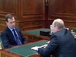 "У нас хорошие, товарищеские отношения, но это не значит, что президент должен закрывать глаза на проблемы, которые существуют", - убежден Медведев