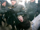 Милиция ловит "несогласных" по всей Москве. А они перекрыли Большую Полянку Милиция ловит "несогласных" по всей Москве. А они перекрыли Большую Полянку