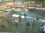 В Вашингтоне умиравший человек пролежал на улице 20 минут, прежде чем к нему вызвали помощь В Вашингтоне умиравший человек пролежал на улице 20 минут, прежде чем к нему вызвали помощь