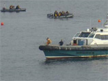 Индонезийские военные моряки спасли у северного побережья Суматры дрейфующую деревянную лодку со 198 беженцами из Мьянмы