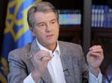 Баннерный скандал: президента Украины в Москве дискредитируют "американским салом"