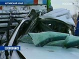 На Алтае столкнулись такси и "КамАЗ": пять погибших, один раненый