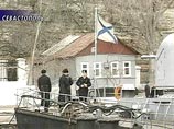 Несмотря на отсутствие официальных комментариев, в городе уверены, что активизация военных моряков связана с эскалацией Грузией конфликта на Кавказе, сообщает агентство