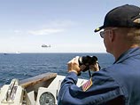 По его данным, через час на борт судна поднимутся американцы с корабля ВМС США, находившегося рядом с Faina, окажут необходимую медицинскую и техническую помощь, доставят продовольствие и воду По его данным, через час на борт судна поднимутся американцы с корабля ВМС США, находившегося рядом с Faina, окажут необходимую медицинскую и техническую помощь, доставят продовольствие и воду