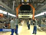 "АвтоВАЗ", крупнейший российский производитель автомобилей, остановил производство автомобилей на неопределенный срок до завершения переговоров с поставщиками комплектующих
