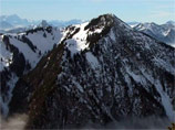 Один человек погиб и еще несколько получили ранения в результате схода двух лавин в Баварских Альпах