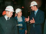 Однако Прохоров сейчас выглядит одним из немногих успешных бизнесменов - без сильной долговой головной боли и сокрушительного падения рентабельности своего бизнеса Однако Прохоров сейчас выглядит одним из немногих успешных бизнесменов - без сильной долговой головной боли и сокрушительного падения рентабельности своего бизнеса