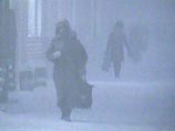 По Сахалину проходит мощнейший снежный циклон с метелями и штормами, видимость составляет от нуля до пятидесяти метров