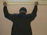 "Я убил своего учителя математики Валерия Ивановича Смеянова, потому что он ставил мне двойки, - признался на допросе задержанный Миша С. - Ударил монтировкой по голове и столкнул в реку" "Я убил своего учителя математики Валерия Ивановича Смеянова, потому что он ставил мне двойки, - признался на допросе задержанный Миша С. - Ударил монтировкой по голове и столкнул в реку"