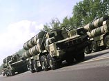 Кроме вопроса о поставках российских зенитных ракетных систем С-300, могут быть рассмотрены и перспективы заключения новых оружейных контрактов