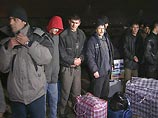 В Екатеринбурге безработных таджиков-строителей перепрофилировали в агитаторы В Екатеринбурге безработных таджиков-строителей перепрофилировали в агитаторы